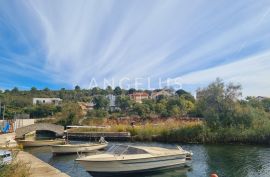 Šibenik, Bilice - građevinsko zemljište sa otvorenim pogledom, 700 m2, Šibenik - Okolica, Terreno