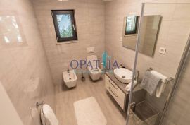 Opatija-Pobri luksuzna villa s bazenom 210 m2, Opatija - Okolica, Famiglia