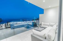 Opatija-Pobri luksuzna villa s bazenom 210 m2, Opatija - Okolica, Haus