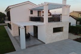 Novoizgrađena kuća sa bazenom, Barban, okolica, Istra, Barban, House