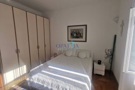 Stan u Vili do mora na prvom katu, centar Opatije, parkirno mjesto, Opatija, Διαμέρισμα