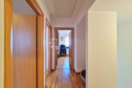 FENOMENALAN DVOETAŽNI STAN KOSTRENA 111,31m2 - 3s+db, Kostrena, Appartement