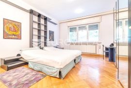 Zagreb, Ribnjak, uređen četverosoban stan NKP 144,2 m2, Zagreb, Apartamento