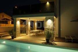 ISTRA, ROVINJ - Moderna vila s bazenom, Rovinj, Casa