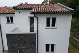 OPATIJA, IČIĆI, POLJANE- kuće u nizu 590m2, 5 kom s pogledom na more  i 2 bazena + okoliš 700m2, Opatija - Okolica, Haus