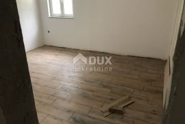 OPATIJA, IČIĆI, POLJANE- kuće u nizu 590m2, 5 kom s pogledom na more  i 2 bazena + okoliš 700m2, Opatija - Okolica, House