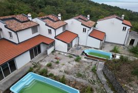 OPATIJA, IČIĆI, POLJANE- kuće u nizu 590m2, 5 kom s pogledom na more  i 2 bazena + okoliš 700m2, Opatija - Okolica, House