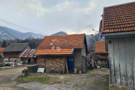 Starija kuća sa okućnicom i dvorištem, Ogulin, Kuća