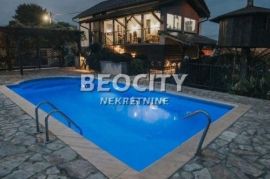 Novi Sad, Adice, , 8.0, 370m2, Novi Sad - grad, House