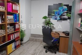 Rijeka, Viškovo - funkcionalni trosobni stan na mirnoj lokaciji, NKP 108 m2, Viškovo, Appartement