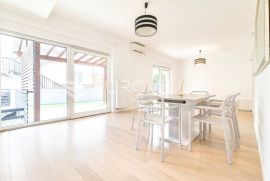 Zagreb, Srebrnjak prekrasna kuća 200m2 sa vrtom 250m2, Zagreb, Casa