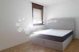 PRODAJA STANA U SESVETAMA SA VRTOM - PRIZEMLJE, 100 m2, Sesvete, Διαμέρισμα