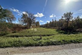 TRNOVAC ZEMLJIŠTE S TURISTIČKIM POTENCIJALOM 3053M2, Gospić - Okolica, Terreno