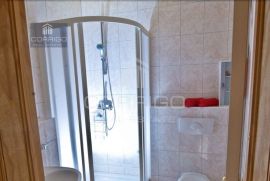 Promajna, apartmanska kuća s pogledom na more, 753 m2, Baška Voda, Famiglia