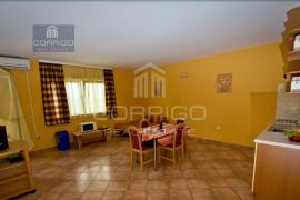 Promajna, apartmanska kuća s pogledom na more, 753 m2, Baška Voda, House