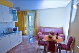 Promajna, apartmanska kuća s pogledom na more, 753 m2, Baška Voda, بيت