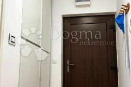 Ekskluzivno - moderno uređeni stan na odličnoj lokaciji, Pula, Appartement