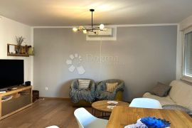 Ekskluzivno - moderno uređeni stan na odličnoj lokaciji, Pula, Apartamento