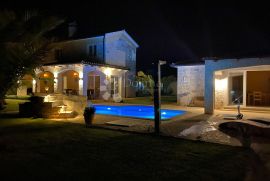 Vila sa bazenom u zaleđu Poreča, Kaštelir-Labinci, House