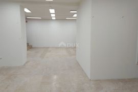 RIJEKA, CENTAR - poslovni prostor 173 m2, Rijeka, Propriété commerciale