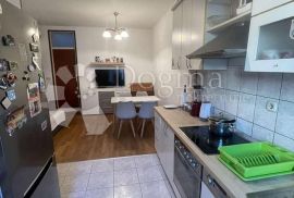 ŠARMANTAN DVOSOBNI STAN, MANUŠ, Split, Apartamento