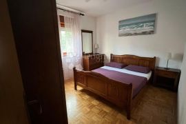 Predivan stan 86m² uz more, Trogir, Wohnung