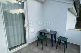 Kuća sa tri apartmana, 80m do mora - Zaton, Nin, Nin, Famiglia