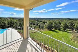 Mediteranska vila na TOP lokaciji, sa panoramskim pogledom, Karojba, Casa