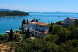 Predivna vila, prvi red uz more, 4400m2 zemljišta!!, Zadar - Okolica, Ev