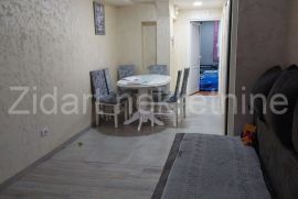 Zemun polje, trosoban uknjižen stan, Zemun, Apartamento