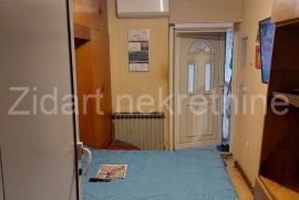 Zemun polje, trosoban uknjižen stan, Zemun, Appartement