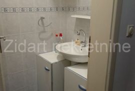 Dvosoban stan u novogradnji iz 2005, Zemun, Apartamento