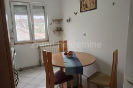 Dvosoban stan u novogradnji iz 2005, Zemun, Apartamento