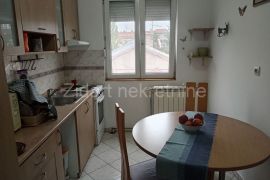 Dvosoban stan u novogradnji iz 2005, Zemun, Appartment