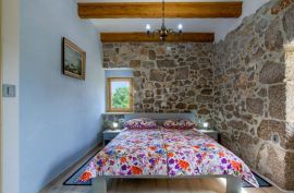 OTOK KRK, OKOLICA VRBNIKA - prekrasna kamena vila s bazenom, Vrbnik, House