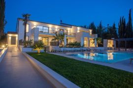 Fantastična villa sa 3 stambene jedinice i  bazenom, Poreč, Istra, Poreč, Casa
