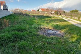 ZADAR, NIN - Građevinsko zemljište na ulazu u centar Nina, Nin, Terreno