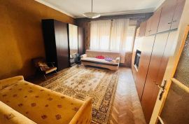 RETRO STAN U CENTRU ZA KOMPLETNU RENOVACIJU!!, Donji Grad, Apartamento