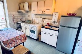 RETRO STAN U CENTRU ZA KOMPLETNU RENOVACIJU!!, Donji Grad, Apartamento