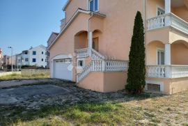 VODICE - KUĆA 800 M2 ODLIČNA PRILIKA, Vodice, Maison