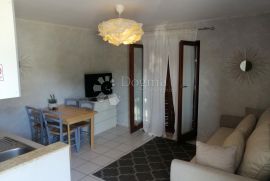 Etaža - dva apartmana na odličnoj lokaciji, Omišalj, Appartement