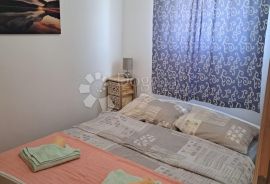 Prilika! Kuća sa tri apartmana- Ražanac!, Ražanac, بيت