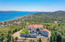 LUKSUZNA VILLA S PANORAMSKIM POGLEDOM NA MORE, Tkon, Kuća