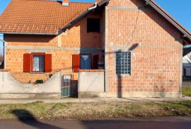 Stambeno - poslovna zgrada - Vukovar (Borovo Naselje), Vukovar, Haus