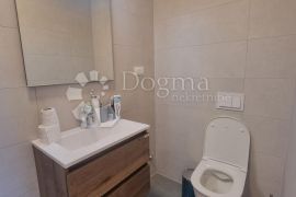 JEDNOSOBAN STAN U NOVOGRADNJI, BALAN, TROGIR, Trogir, Apartamento