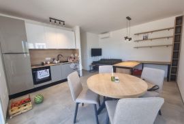 JEDNOSOBAN STAN U NOVOGRADNJI, BALAN, TROGIR, Trogir, Apartamento