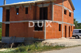 ISTRA, BUJE - Prekrasna dvojnica s bazenom, novogradnja, pogled na prirodu, Buje, House