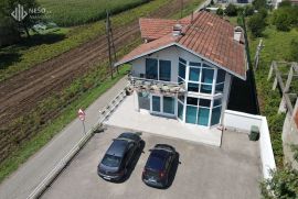 KUĆA - DUŠANOVO - 288 m2, Gradiška, House