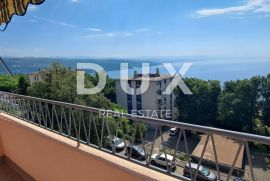 OPATIJA - stan s garažom s pogledom na more, Opatija, Kвартира