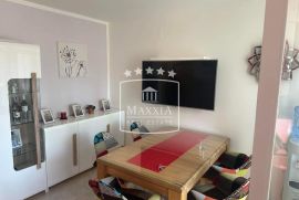 Zadar Melada - komforan stan 87m2 dva balkona, pogled! 275000€, Zadar, Appartment